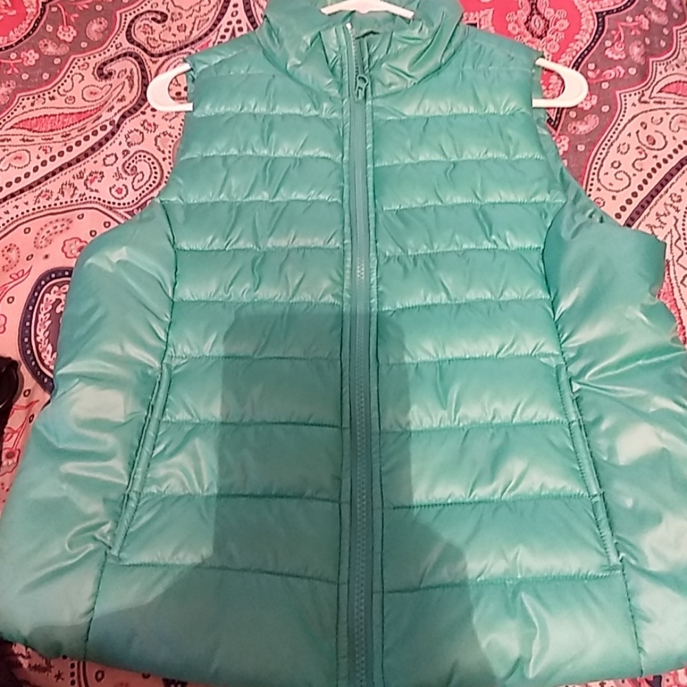 Vest teal color